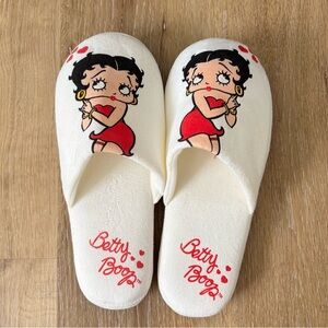 Betty Boop Plush No skid White and Red Character Slippers Size L(9/10)